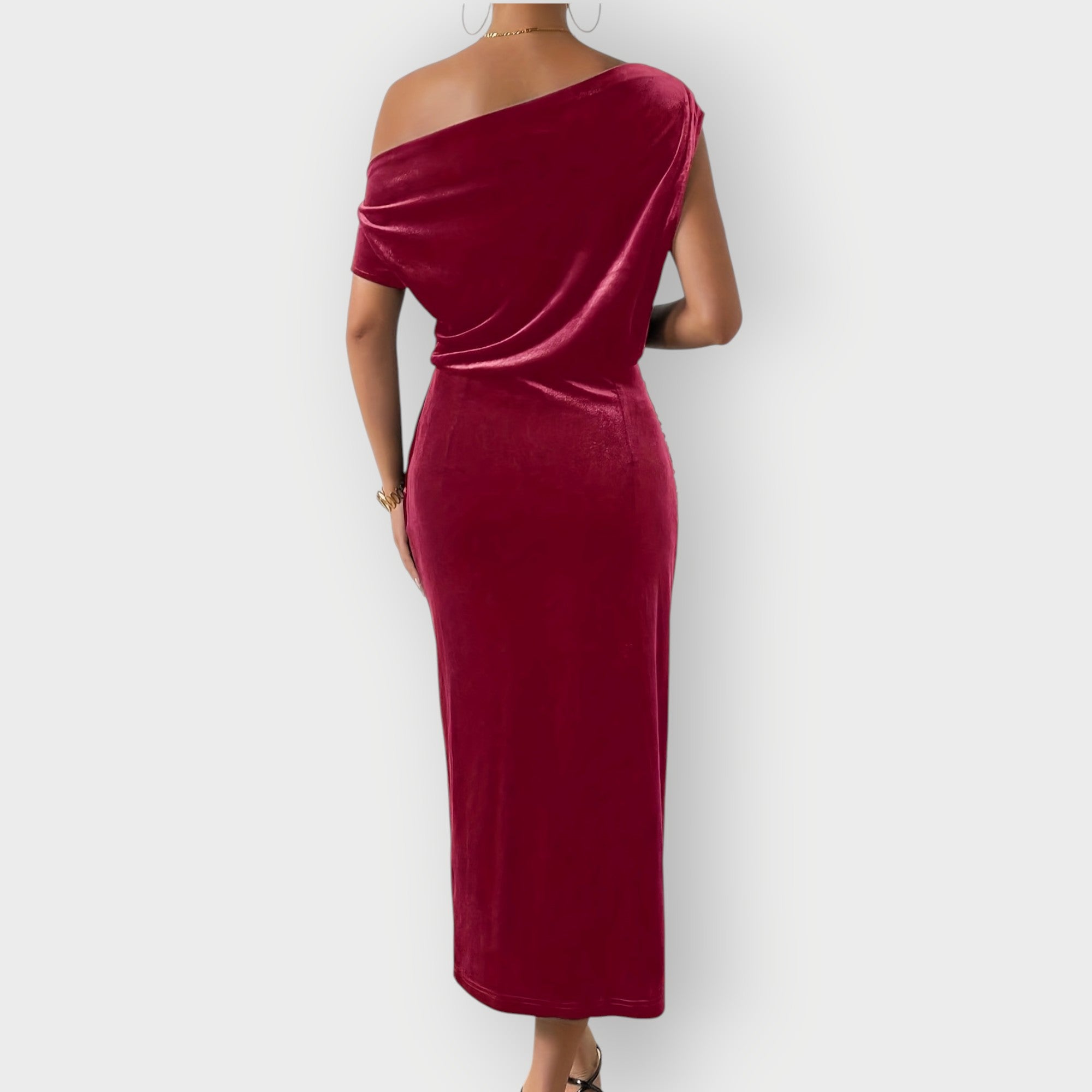 Grecia – Off-Shoulder Draped Velvet Midi Jurk