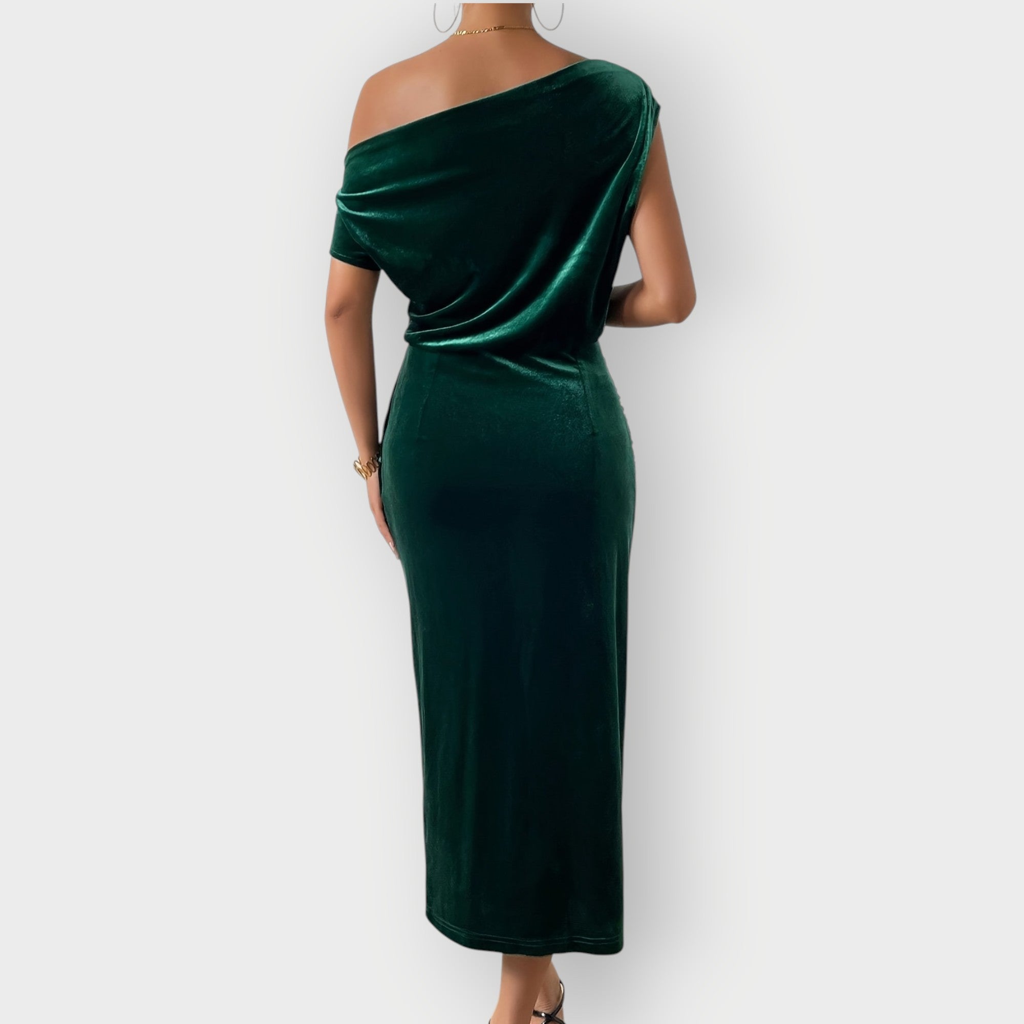 Grecia – Off-Shoulder Draped Velvet Midi Jurk