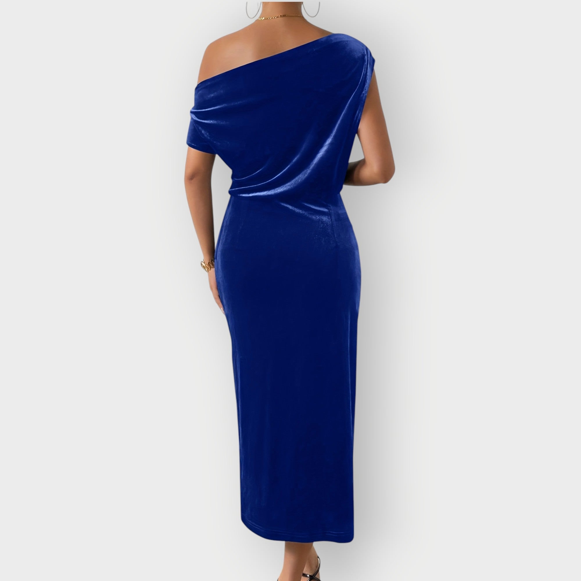 Grecia – Off-Shoulder Draped Velvet Midi Jurk