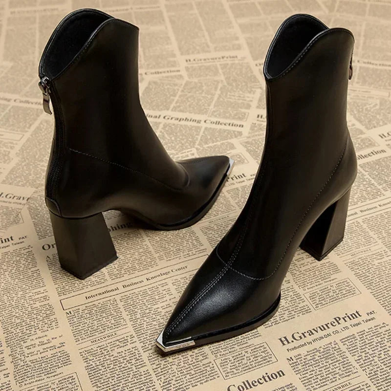 Hope - Elegante Chelsea boots voor vrouwen met glanzende punt