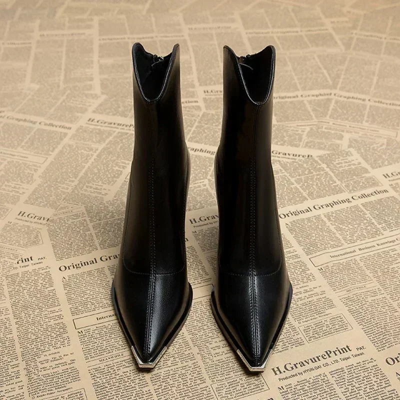 Hope - Elegante Chelsea boots voor vrouwen met glanzende punt
