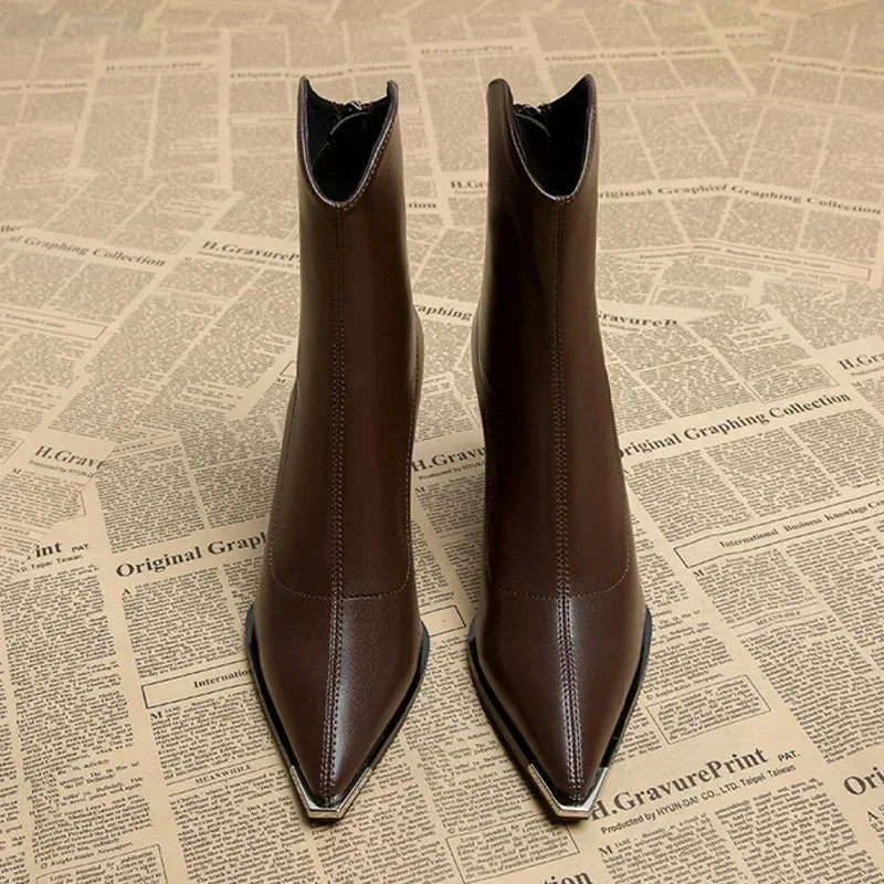 Hope - Elegante Chelsea boots voor vrouwen met glanzende punt