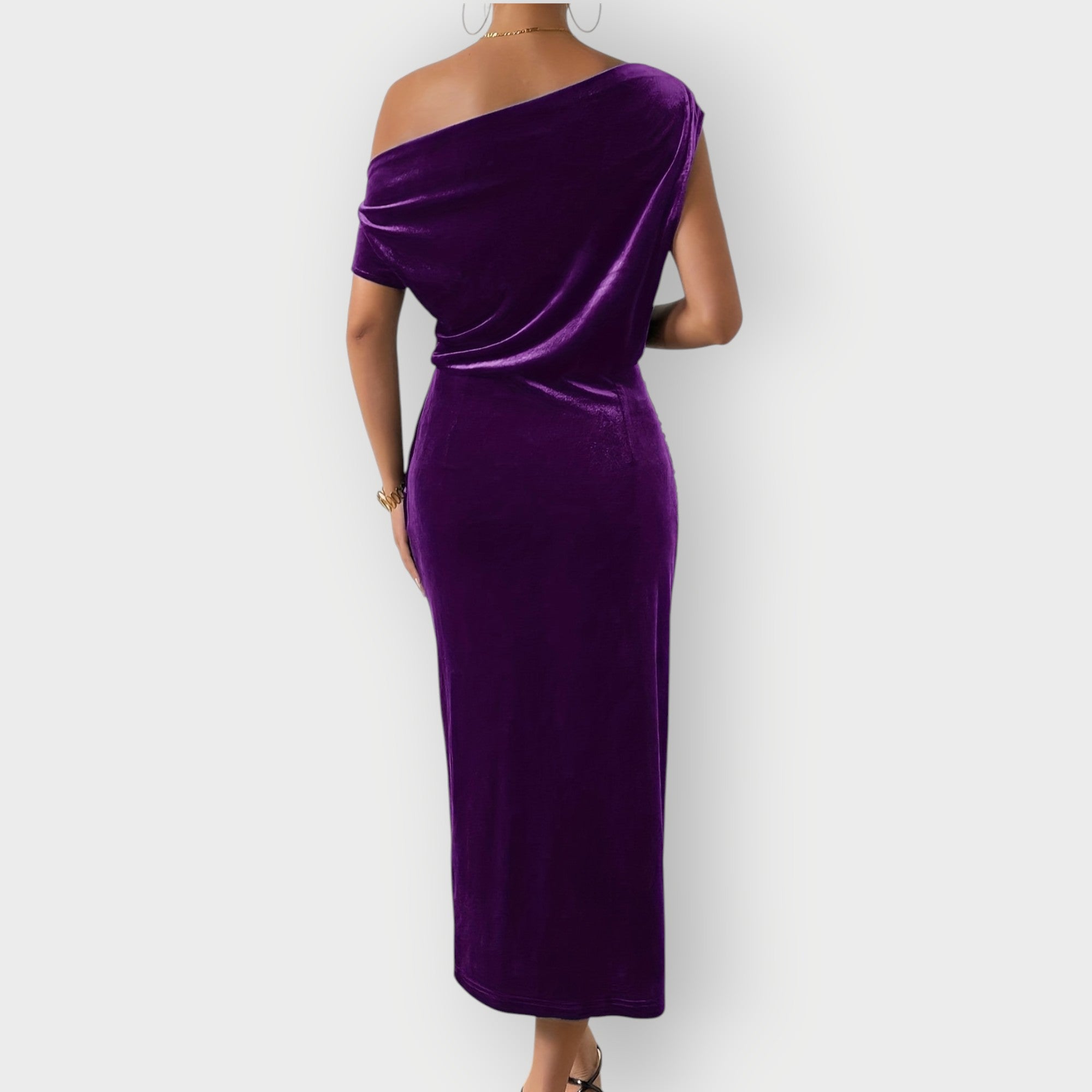 Grecia – Off-Shoulder Draped Velvet Midi Jurk