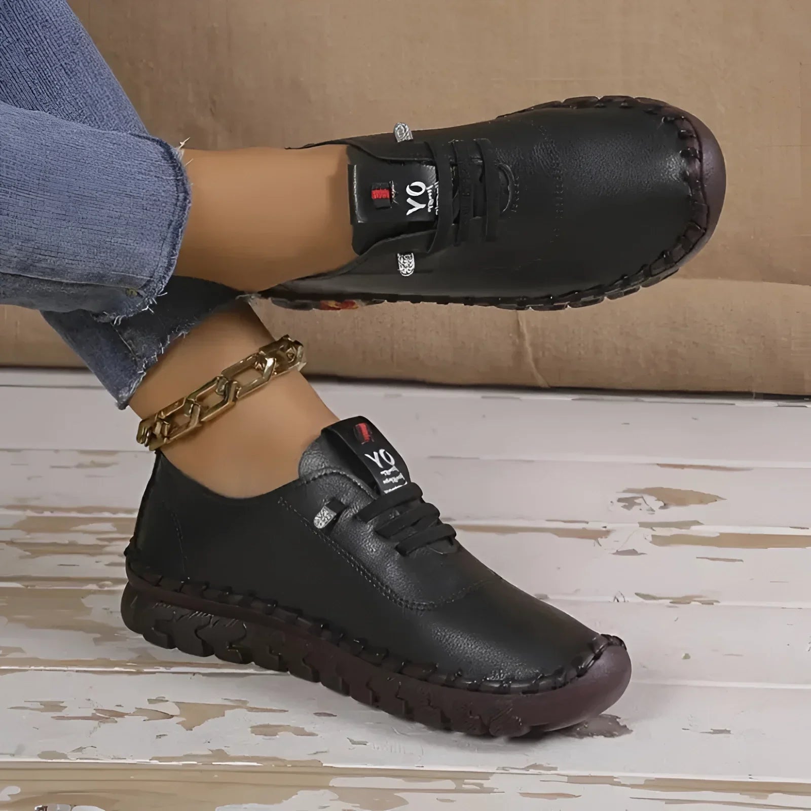 Bruine Leren Mocassins met Ketting - Elegante Dames Schoenen voor Elke Dag