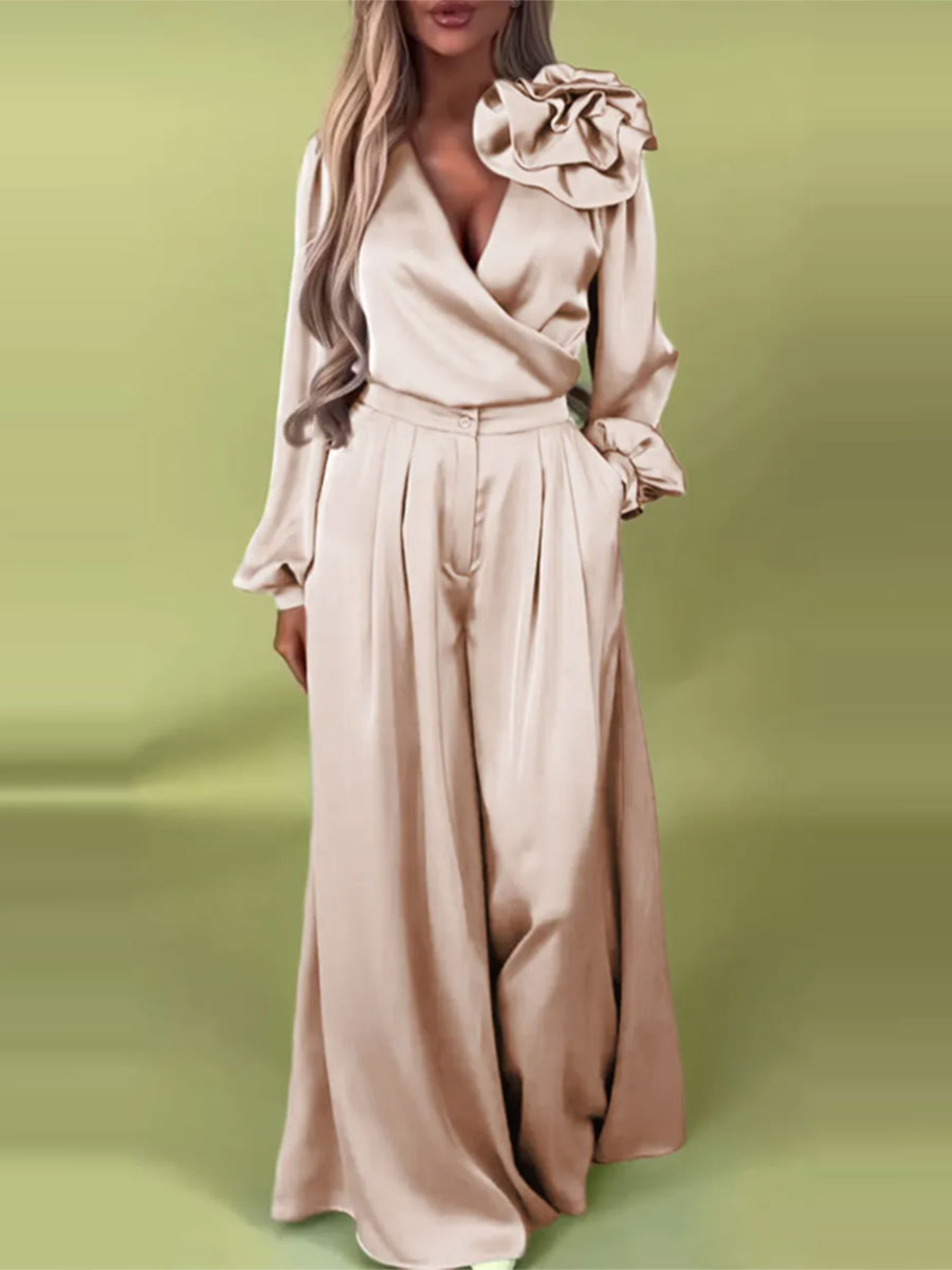 Witoria | Elegante satijnen set – lange mouwen wikkelshirt en brede broek
